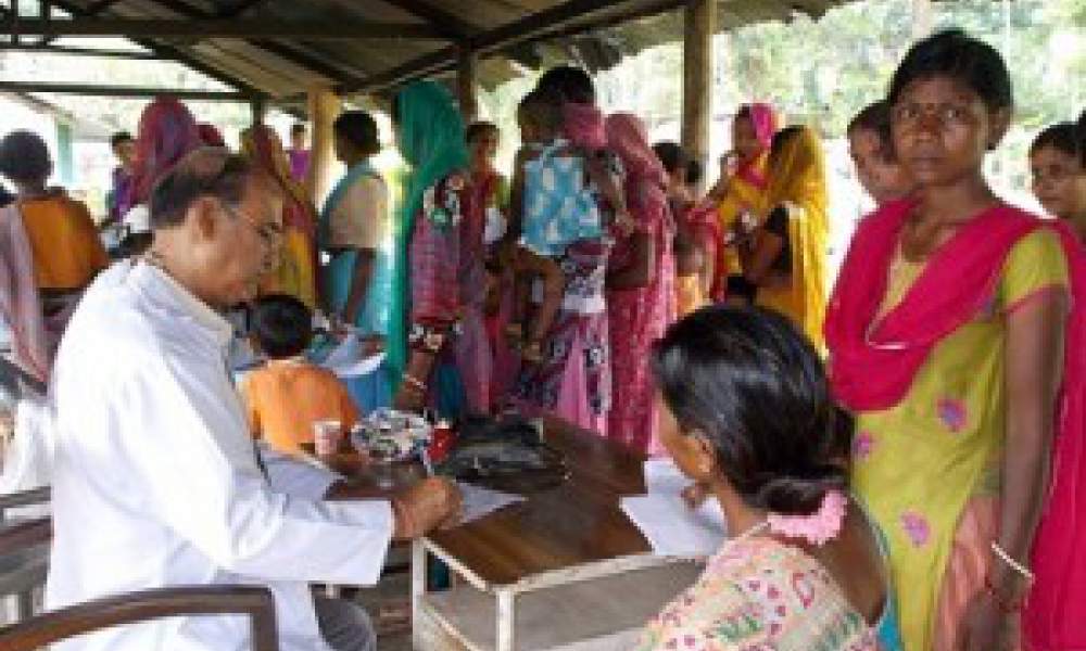 Solidaridad & APPL provide medical aid to workers and families
